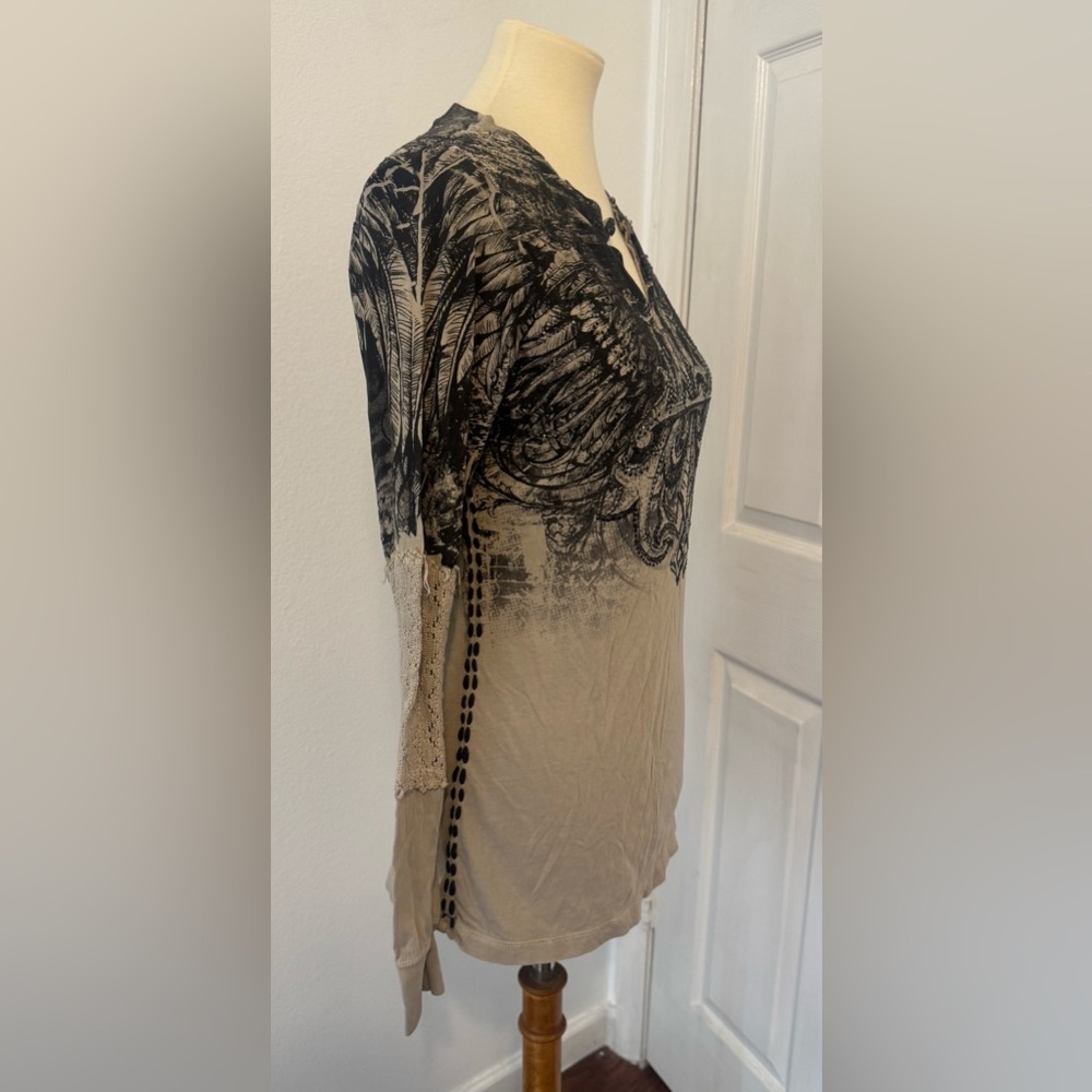 Affliction Govache Top Graphic Split Neck Bling Grunge Crochet Raw Edge Size Lrg - Picture 6 of 11